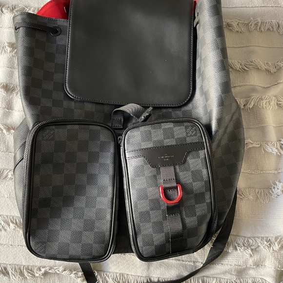 Louis Vuitton utility backpack - Picture 4 of 5